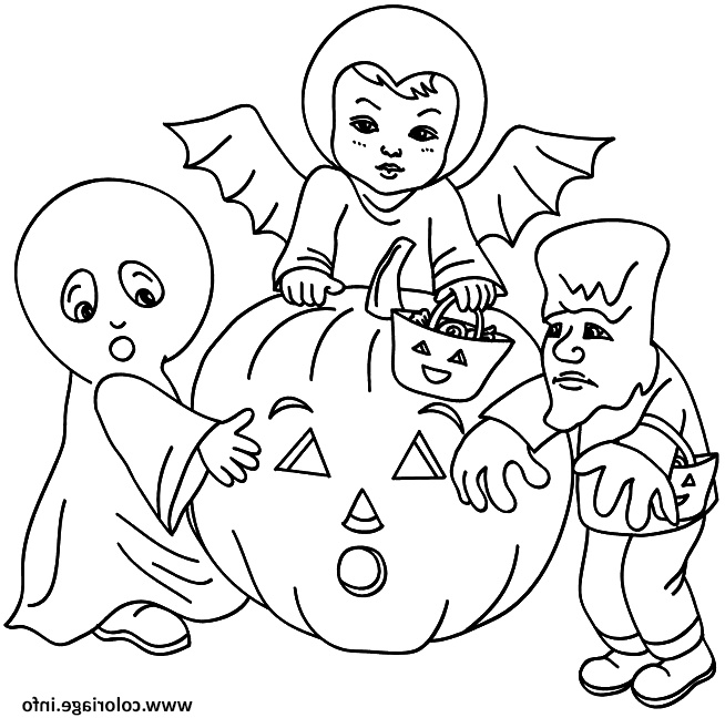 3 enfants deguises pour halloween avec une citrouille coloriage
