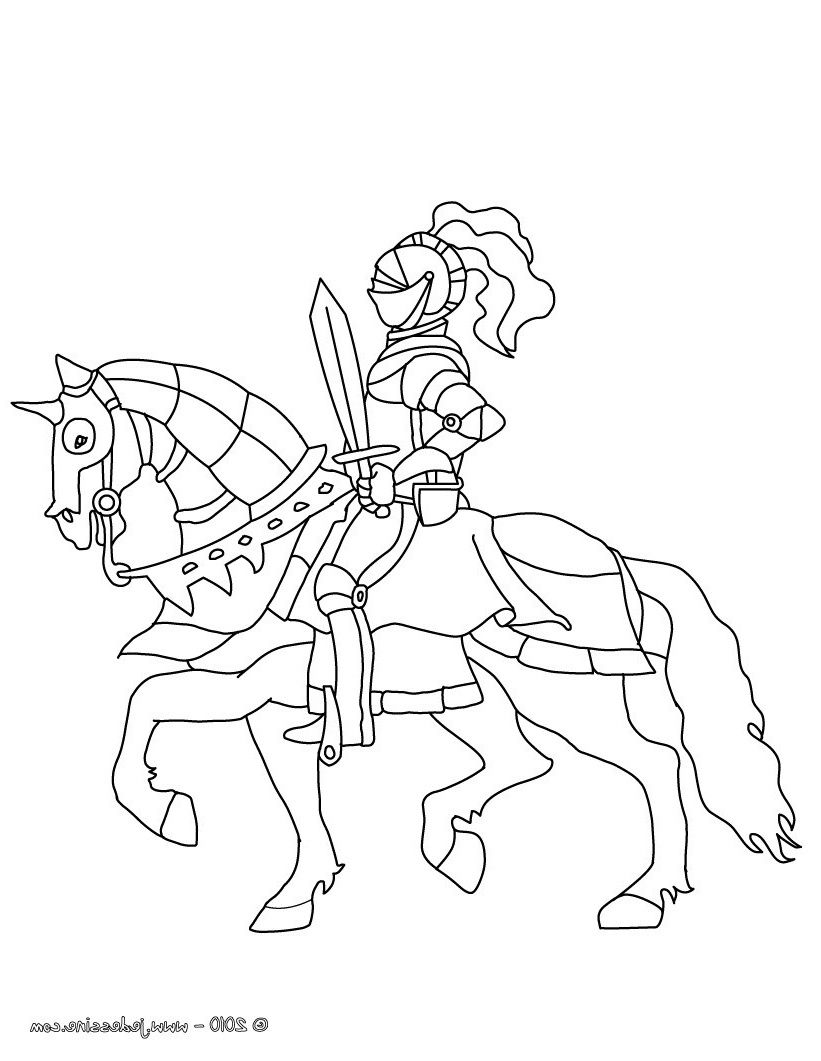 chevalier avec son epee sur son cheval